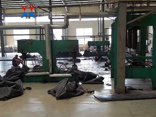 橡胶气囊生产车间