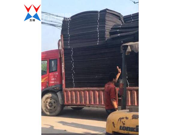 聚乙烯闭孔泡沫板